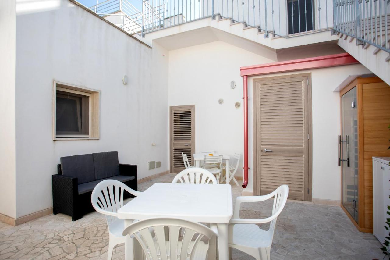Bed&Dreams In Salento Bilocale Con Vasca Idromassaggio Villa Guagnano Luaran gambar